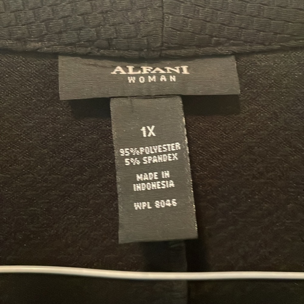 Alfani Women’s Soze 1x textured black jacket - Picture 2 of 11